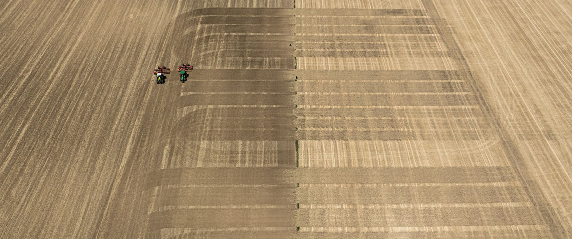 Aerial photo of a Väderstad Carrier XL working the field during a field study
